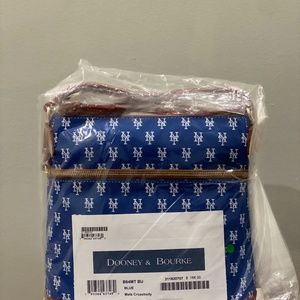 Dooney&Bourke Crossbody Bag